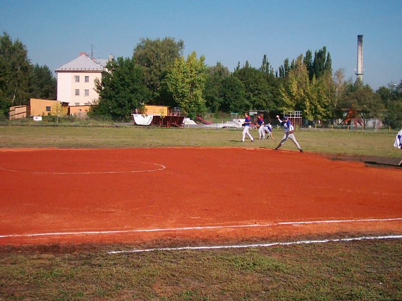1. Moravsk softballov liga mu, sobota 6.9.2003, Opava. Zpas s TJ HIT Opava.