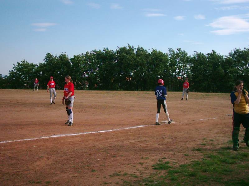 Moravsk softballov liga juniorek, steda 19.5.2004, Brno-Krav hora. Zpas proti VSK Technika Brno.
