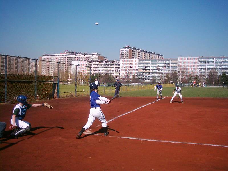 Softballov turnaj junior podan SK Meteor Praha, 2.4. - 3.4.2005, Praha-Meteor.