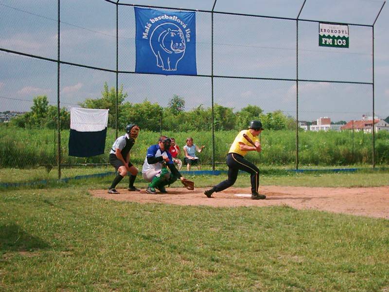 1. Moravsk softballov liga mu, nedle 15.6.2003, Brno. Zpasy s SK Slvie OU Ostrava a TDH Snails Kunovice 