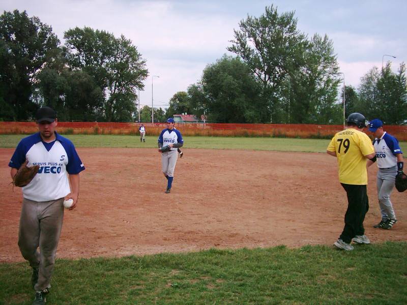 1. Moravsk softballov liga mu, nedle 15.6.2003, Brno. Zpasy s SK Slvie OU Ostrava a TDH Snails Kunovice 