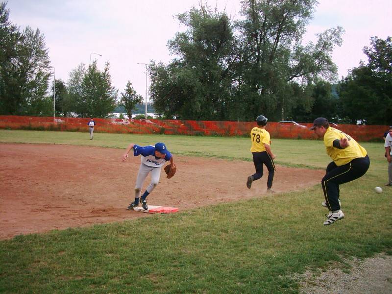 1. Moravsk softballov liga mu, nedle 15.6.2003, Brno. Zpasy s SK Slvie OU Ostrava a TDH Snails Kunovice 