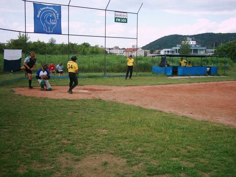 1. Moravsk softballov liga mu, nedle 15.6.2003, Brno. Zpasy s SK Slvie OU Ostrava a TDH Snails Kunovice 