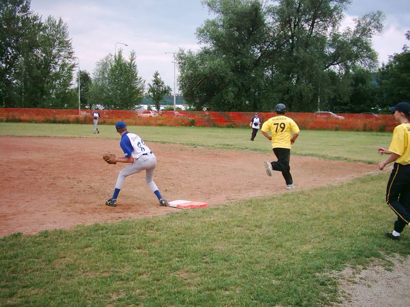 1. Moravsk softballov liga mu, nedle 15.6.2003, Brno. Zpasy s SK Slvie OU Ostrava a TDH Snails Kunovice 