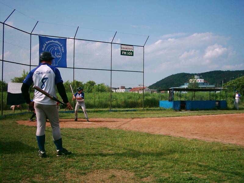 1. Moravsk softballov liga mu, nedle 15.6.2003, Brno. Zpasy s SK Slvie OU Ostrava a TDH Snails Kunovice 