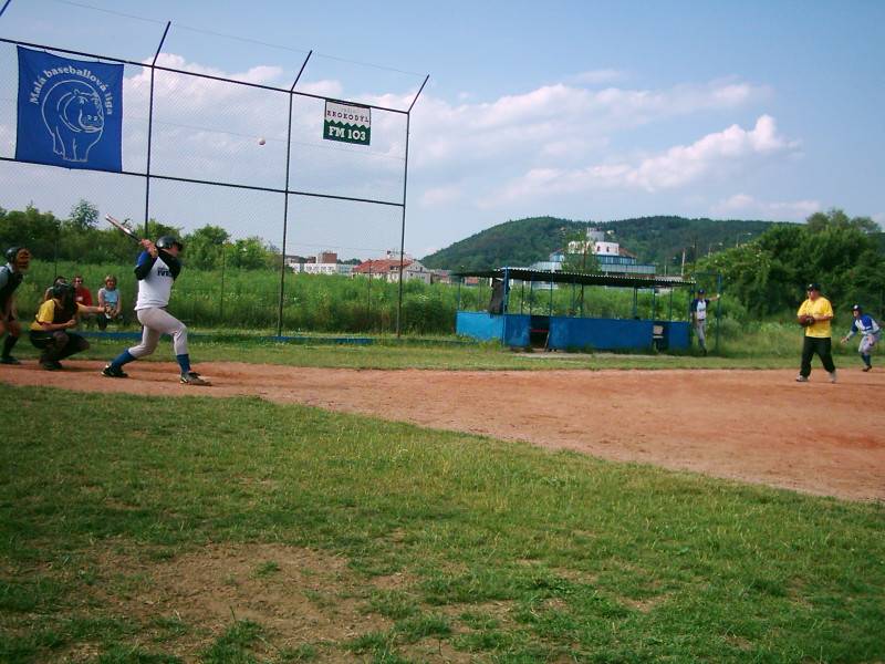 1. Moravsk softballov liga mu, nedle 15.6.2003, Brno. Zpasy s SK Slvie OU Ostrava a TDH Snails Kunovice 