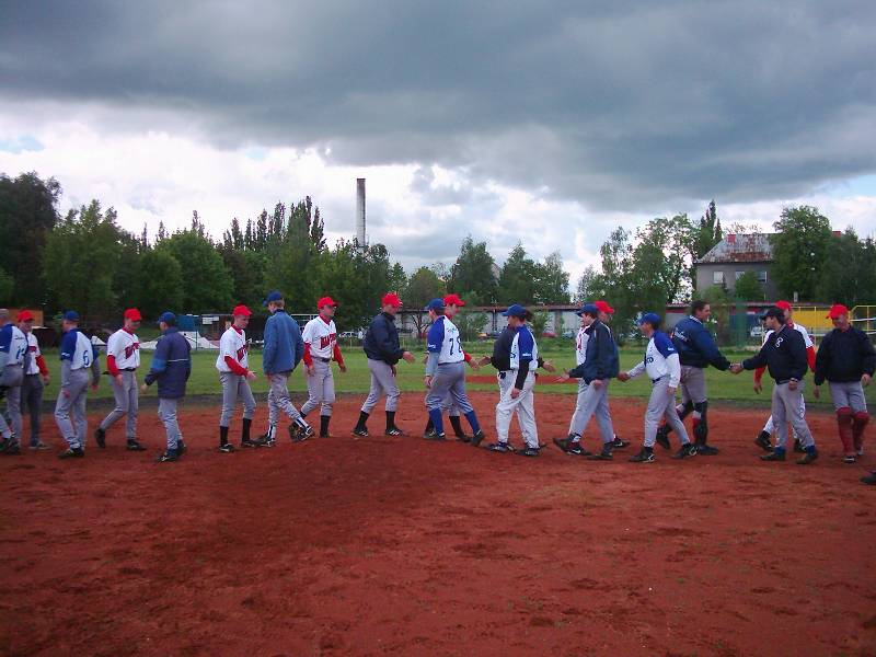 Tak jsme si vyzkoueli jak se hraje baseball.