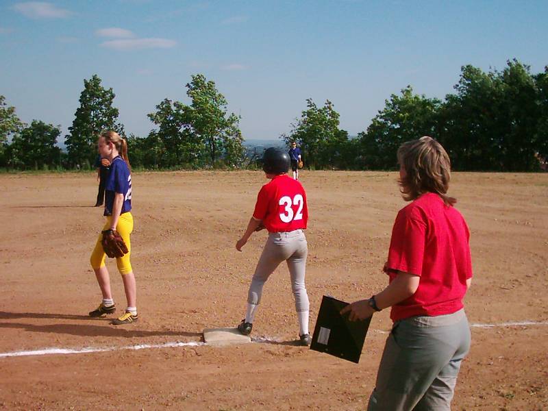 Moravsk softballov liga juniorek, steda 19.5.2004, Brno-Krav hora. Zpas proti VSK Technika Brno.