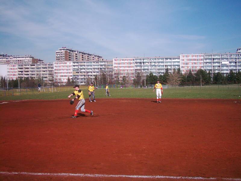 Softballov turnaj junior podan SK Meteor Praha, 2.4. - 3.4.2005, Praha-Meteor.